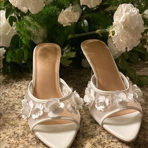 Elegant White Floral Women's Shoes